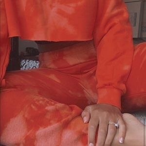 Red bleached cotton jogger and cropped sweater set